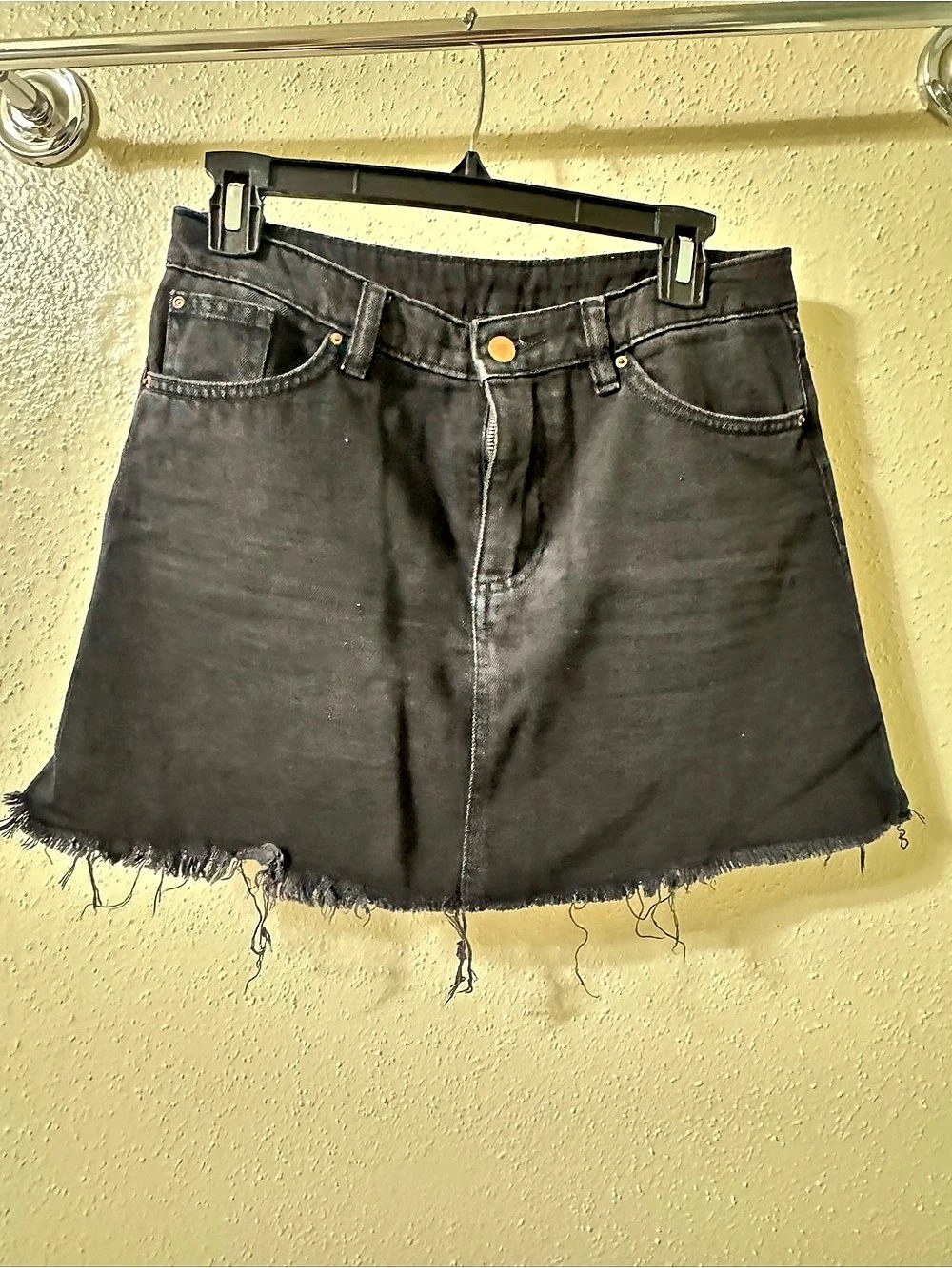 H&M Divided Raw Hem Denim Mini Skirt Size 6
